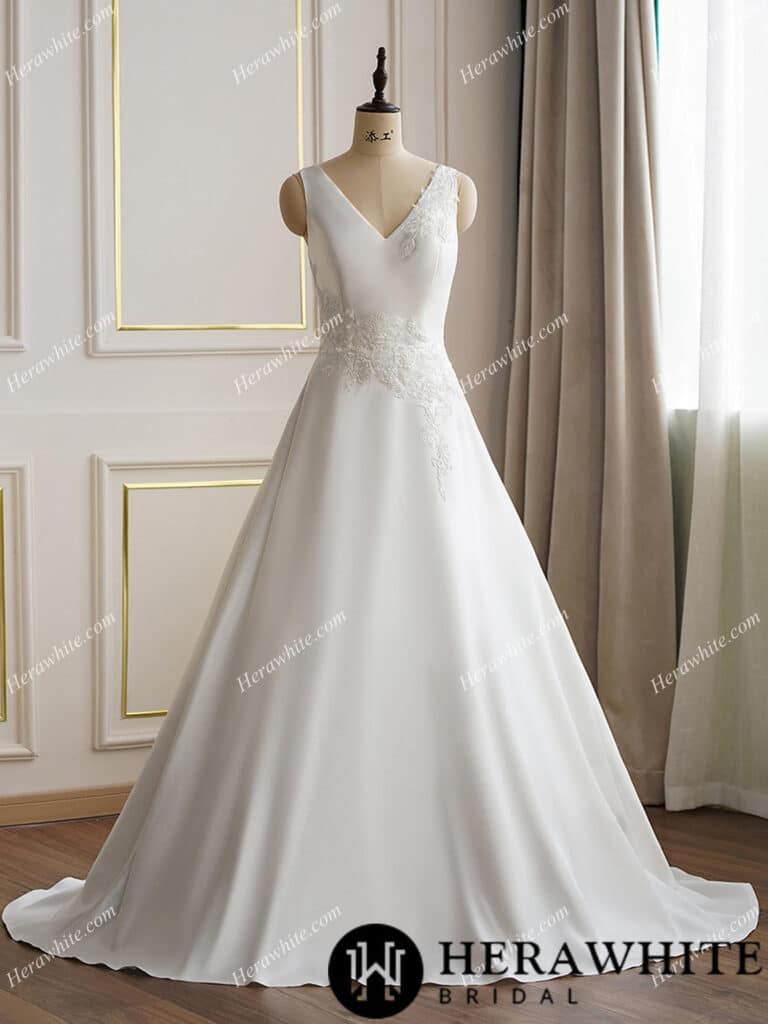 Keyhole Back Bridal Dress Modest Wedding Dress Ball Gown Debutante Dress